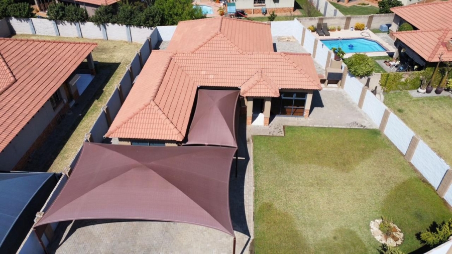 4 Bedroom Property for Sale in Hexrivier Lifestyle Estate North West